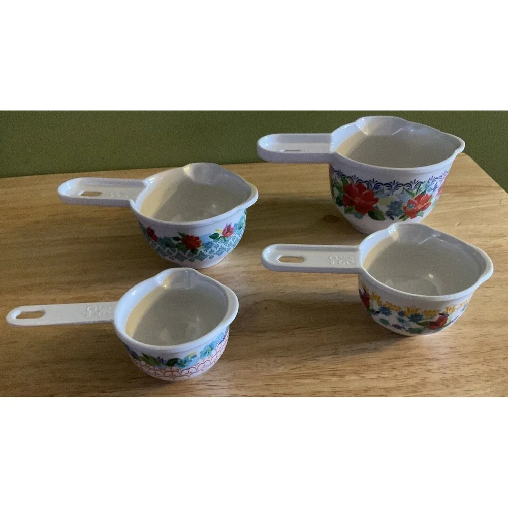 Pioneer Woman Kitchen Set, 19 Piece Set, Utensils, Measuring Cups,‎ And More